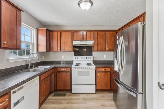 1125 Lakewalk Dr, Antioch, TN 37013