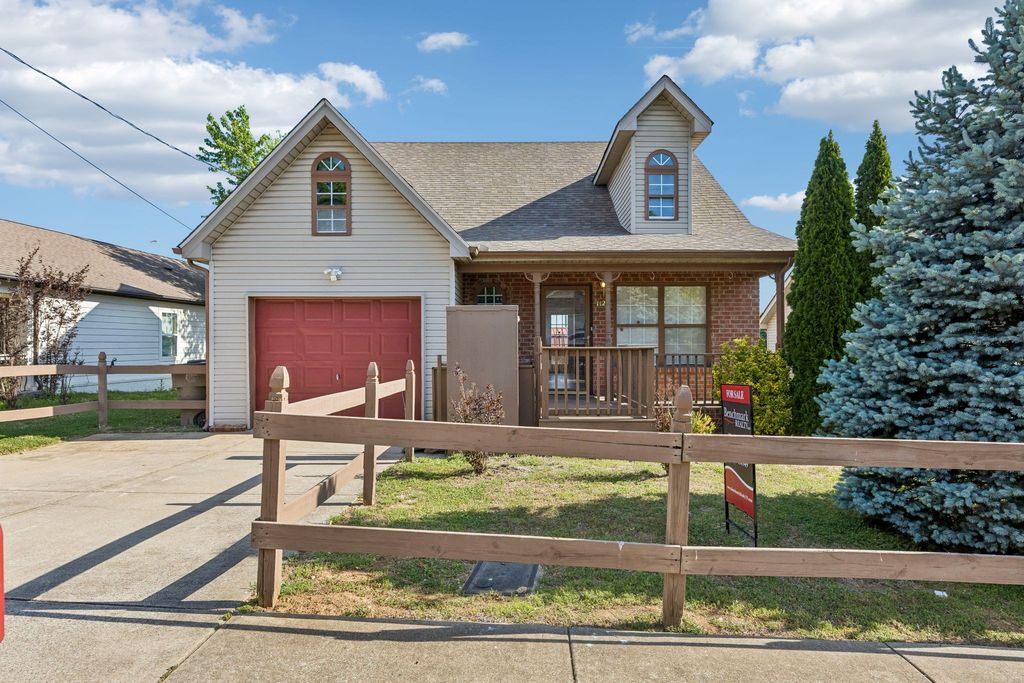 1125 Lakewalk Dr, Antioch, TN 37013