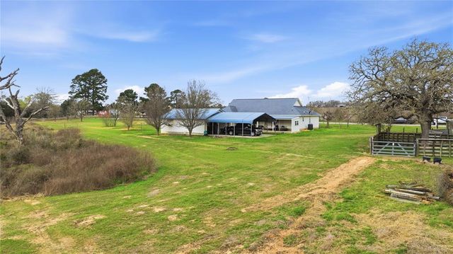 369 Young School House RD, Smithville, TX 78957