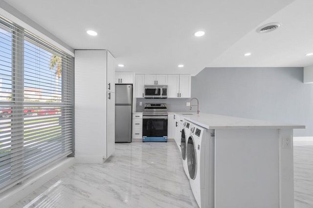 708-710 NE 23rd Avenue, Pompano Beach, FL 33062