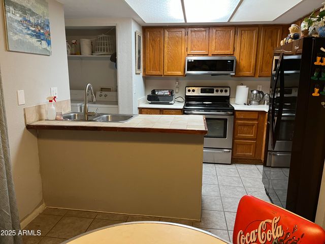 5813 N 59TH Drive, Glendale, AZ 85301