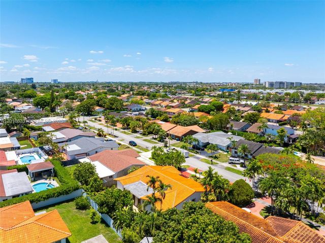 8922 SW 10th Ter, Miami, FL 33174