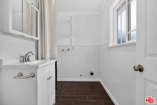 11029 Eldora Avenue, Sunland (los Angeles), CA 91040