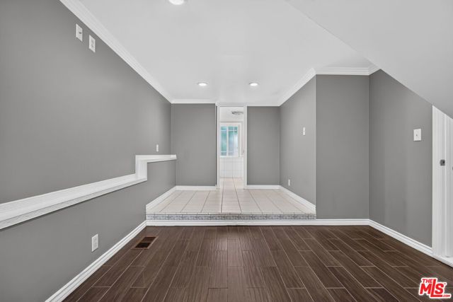 11029 Eldora Avenue, Sunland (los Angeles), CA 91040