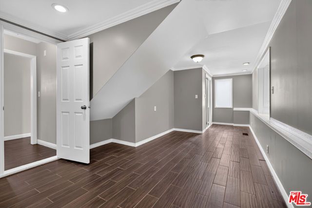 11029 Eldora Avenue, Sunland (los Angeles), CA 91040