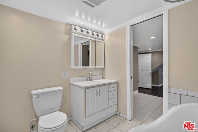 11029 Eldora Avenue, Sunland (los Angeles), CA 91040