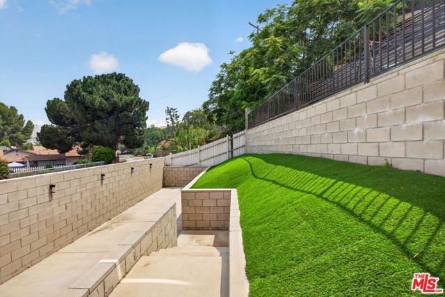 11029 Eldora Avenue, Sunland (los Angeles), CA 91040