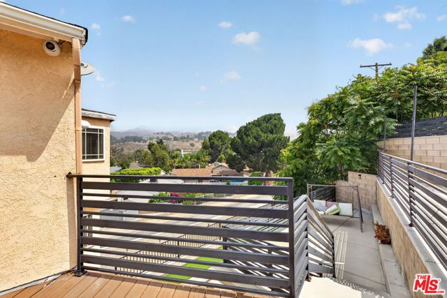11029 Eldora Avenue, Sunland (los Angeles), CA 91040