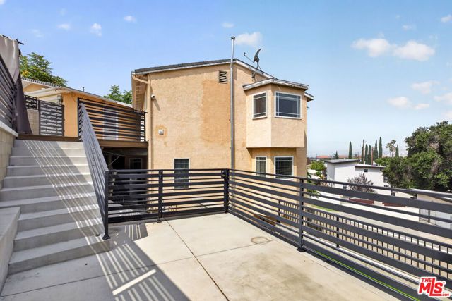 11029 Eldora Avenue, Sunland (los Angeles), CA 91040