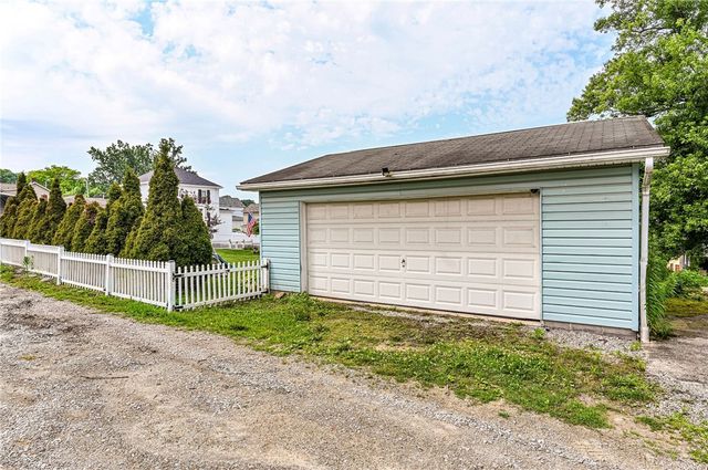1371 2nd Street, North Huntingdon, PA 15692
