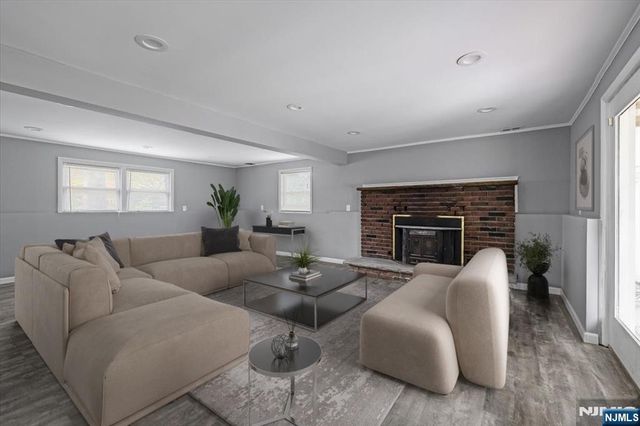 145 Schwarz Boulevard, Jefferson Township, NJ 07849