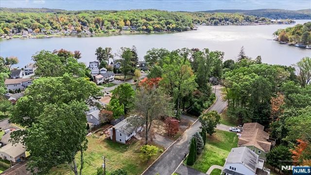 145 Schwarz Boulevard, Jefferson Township, NJ 07849