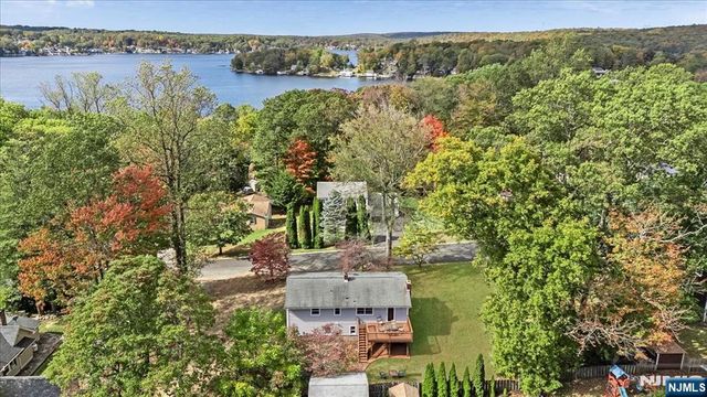 145 Schwarz Boulevard, Jefferson Township, NJ 07849