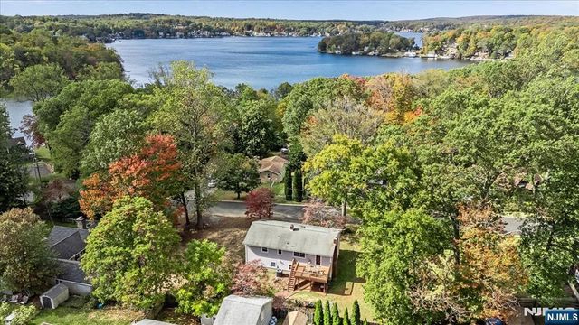 145 Schwarz Boulevard, Jefferson Township, NJ 07849