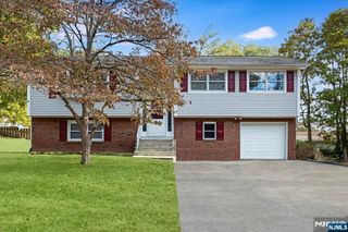 145 Schwarz Boulevard, Jefferson Township, NJ 07849