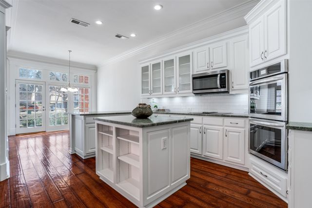 1810 Lakeshore Court, Mckinney, TX 75072