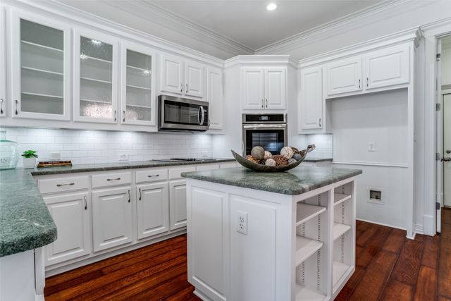 1810 Lakeshore Court, Mckinney, TX 75072