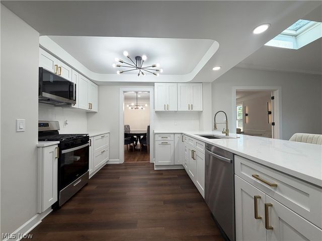 1307 Ford Road, Lyndhurst, OH 44124