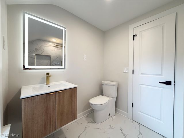 1307 Ford Road, Lyndhurst, OH 44124