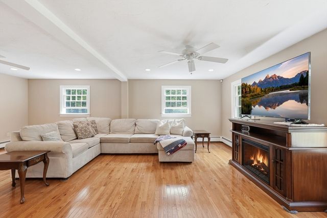25 Coal Kiln Rd, Princeton, MA 01541