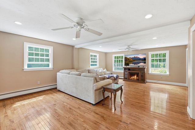 25 Coal Kiln Rd, Princeton, MA 01541