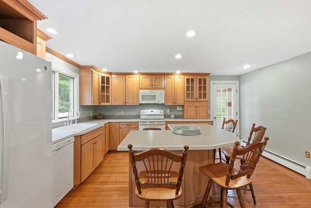 25 Coal Kiln Rd, Princeton, MA 01541