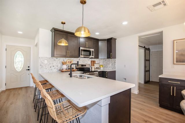 7306 Nightingale Circle, Texas City, TX 77591