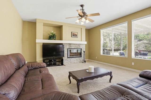 13673 Shoal Summit, San Diego, CA 92128