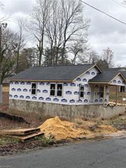 3634 Bates Drive, Winston-salem, NC 27105