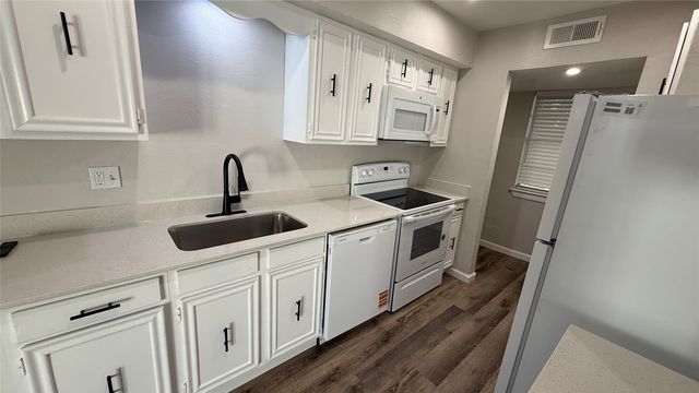 1723 E Grauwyler Road 122, Irving, TX 75061
