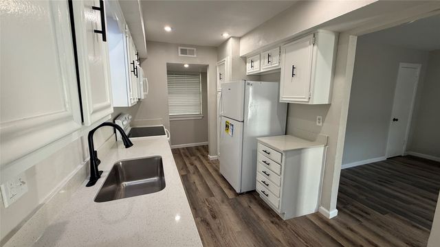1723 E Grauwyler Road 122, Irving, TX 75061