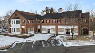 1051 Farmington Avenue B, Farmington, CT 06032