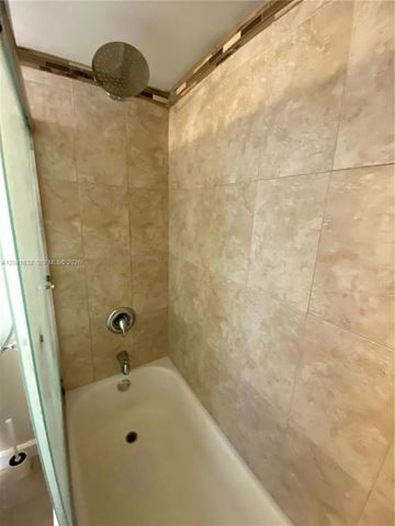 9280 FONTAINEBLEAU BL 103, Miami, FL 33172