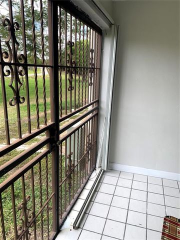 9280 FONTAINEBLEAU BL 103, Miami, FL 33172