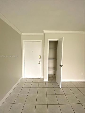 9280 FONTAINEBLEAU BL 103, Miami, FL 33172