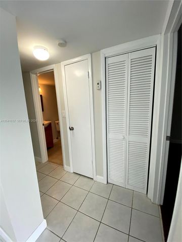 9280 FONTAINEBLEAU BL 103, Miami, FL 33172