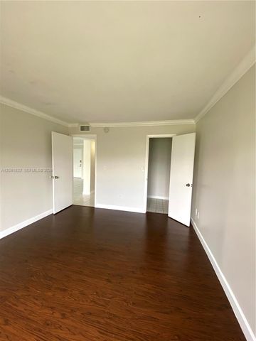 9280 FONTAINEBLEAU BL 103, Miami, FL 33172