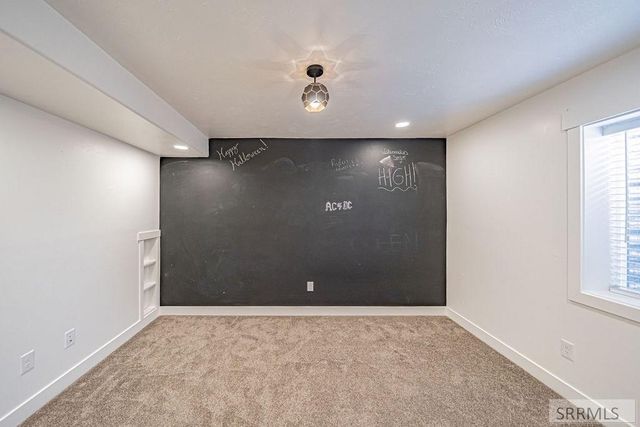 2941 N Badger Creek Road, Ammon, ID 83401