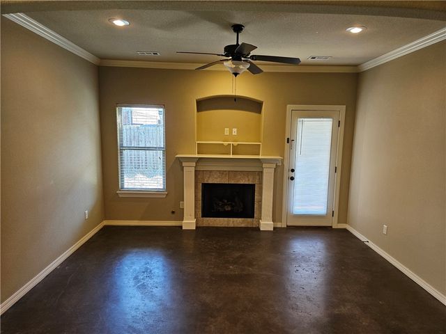 2652 N Valencia Avenue, Fayetteville, AR 72703