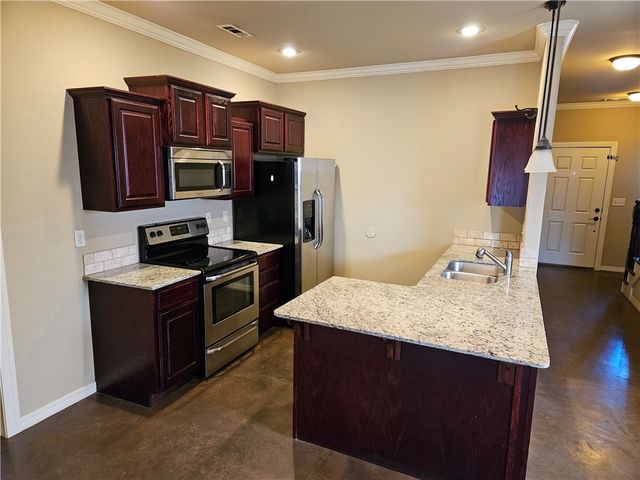 2652 N Valencia Avenue, Fayetteville, AR 72703