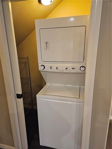 2652 N Valencia Avenue, Fayetteville, AR 72703