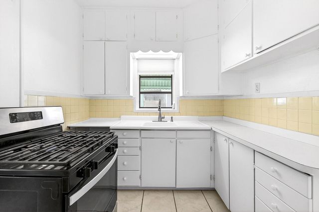 909 N B Street, Lake Worth Beach, FL 33460
