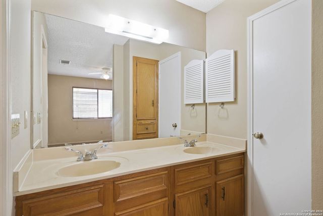 13918 TREE CROSSING ST, San Antonio, TX 78247