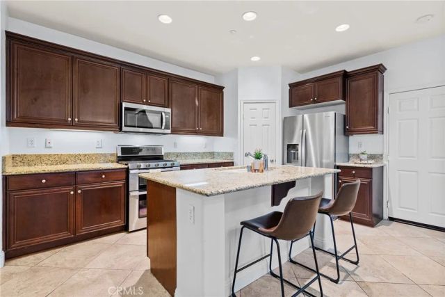 1749 Catania, Riverside, CA 92507