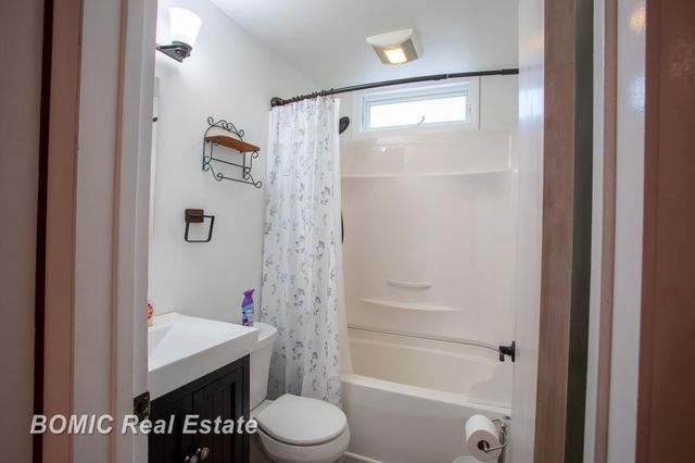 1706 Helen Street, Bay City, MI 48708