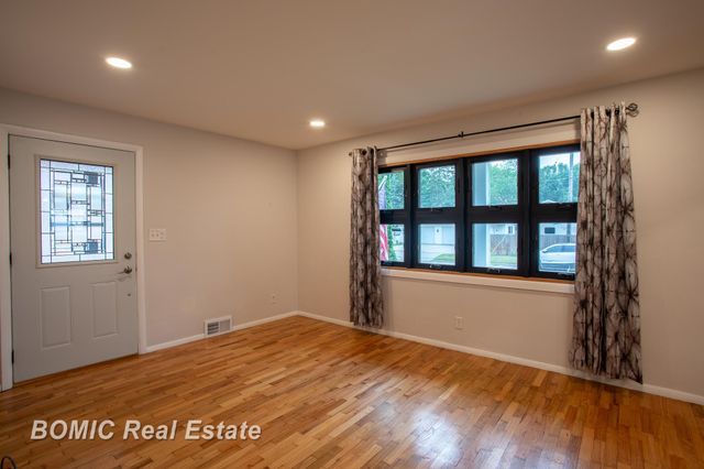 1706 Helen Street, Bay City, MI 48708