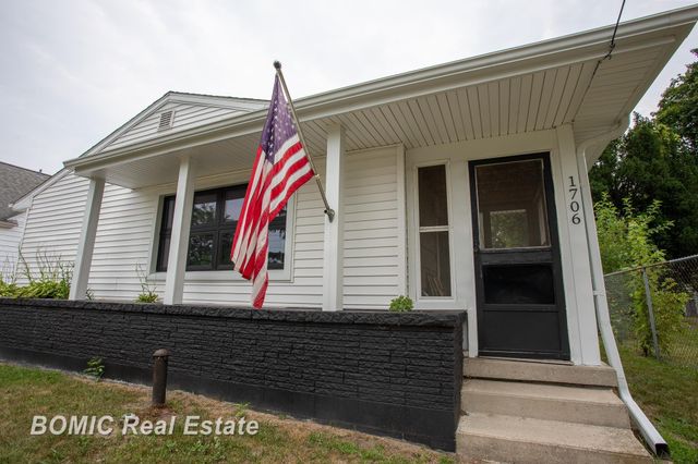1706 Helen Street, Bay City, MI 48708