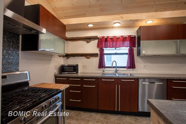 1706 Helen Street, Bay City, MI 48708