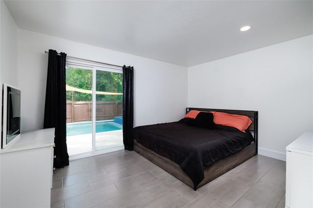 29 N Wavy Oak Circle, The Woodlands, TX 77381