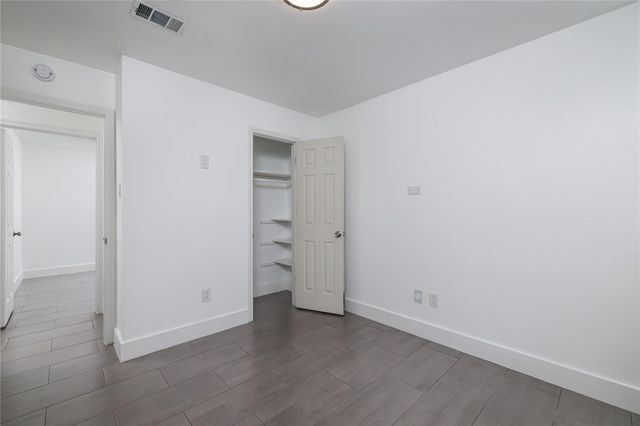 29 N Wavy Oak Circle, The Woodlands, TX 77381